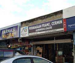 Retak pada cermin kereta dalam tempoh 2 bulan menjalar lebih 60 cm daripada retak yang hanya 15 cm. Perniagaan Frame Cermin Dan Aluminium Posts Facebook