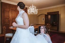 Deshalb ist perlenschmuck auch ein perfekter brauthaarschmuck. Hochzeitskleider 8 Ultimative Geheimtipps Die Ihr Kennen Musst