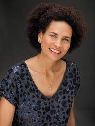 Pour les articles homonymes, voir bedos. Frederique Bedos Chacun A Un Tresor Unique A Offrir Au Monde Myparenthese