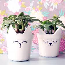 Clay Cat Pot Craftgawker #planter #planters #cat planter #plants #plant pot #cat #cats #chubby cat #siamese cat #ceramics #ceramic planter #succulent planter #indoor planter think i'm getting into my stride now with clay.