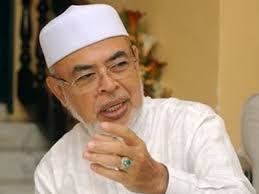 Tuan guru datuk dr haron din telah kembali ke rahmatullah di hospital stanford university amerika syarikat. Biodata Tuan Guru Dato Dr Haron Din Yang Sangat Memberi Inspirasi
