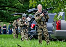 The show follows the daily life of the metro swat officers and the work that they have to deal with. Tp Ar Twitter Fbi Swat Members At The Scene Of A Shooting In Maryland September 20 2018 Swat Tacticalunit Fbi Geissele Thinblueline Sigsauerromeo Lawenforcement Https T Co Avowkbma7t