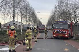 Op bedrijventerrein vluchtoord in uden, is woensdagmiddag een grote brand uitgebroken. Dikke Rookwolken Bij Brand In Bedrijfspand Energielaan Uden
