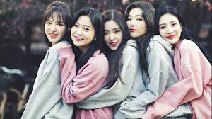 The 'red' side shows the captivating and intense image, meanwhile, the 'velvet' side represents femininity and softness. Relationship History Of All The Members Of K Pop Hit Band Red Velvet Iwmbuzz