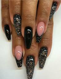 Pin By Kirtida Szilagyi On Nails In 2021 Nye Nails Best Acrylic Nails Cute Acrylic Nails Pink and silver side strips nail design.