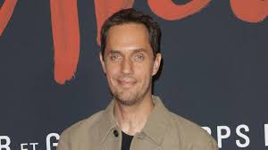 Grand Corps Malade très proche d’un célèbre homme politique, rencontré à l’âge de 15 ans à Saint-Denis : “Il assure” — Gala