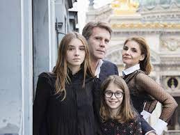 Fino alla fine della seconda guerra mondiale, quando la famiglia andò in esilio. Vittoria Di Savoia Chi E La Sedicenne Erede Del Casato Dei Re D Italia Corriere It