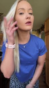 Elissa Gilmore's Instagram, Twitter & Facebook