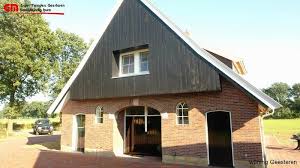 Landelijke Woning In Saksische Stijl Met Donkere Eiken Gevels En Lichte Genuanceerde Steen En Bentheimer Zandsteen Boerderijstijl Mooie Huizen Architectuur