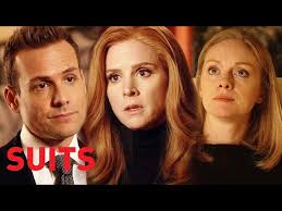 Donna besa a Harvey para aclarar sus sentimientos