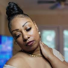 There's no one-size-fits-all. Gotta find the kind of meditation that works  for you. You can try silence, music, or guided meditations. You can do a  walking meditation, sitting, lying down, or even