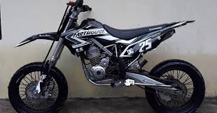 Iksan sang pemilik motor ini memodifikasinya di if garage yang notabene bengkelnya sendiri. Modifikasi Motor Klx Paling Keren Dan Terbaik 2020 Racing 48