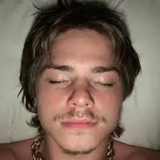 Alexis Easterling's Instagram, Twitter & Facebook