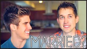 Strawburry17 Talks Joey Graceffa Friendship & Nerdiness!