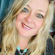 Jessica Slusher's Instagram, Twitter & Facebook