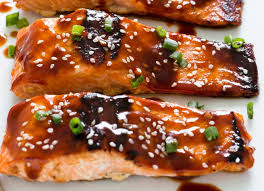 La Recette Parfaite De Filet De Saumon Au Miel Et Sriracha Recipe Sriracha Salmon Recipes Fish Recipes Healthy Healthy Salmon Recipes