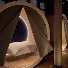 Users use the pods to take private sleep breaks, often aided by technology and ambient features. Casper S New Sleep Store The Dreamery Sells Naps For 25 Racked