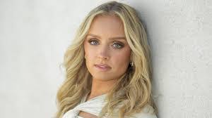 Ann Settles's Instagram, Twitter & Facebook