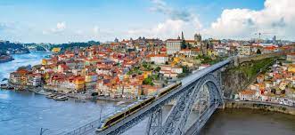 Adeptos dos dois clubes criticaram o cartão do adepto nos respetivos fc porto: 24 Hours In Porto How To Spend A Day In A City