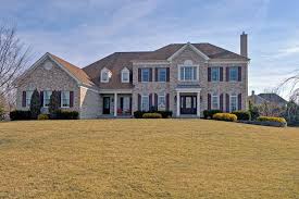 4 Roxy Ct Farmingdale Nj 07727 Mls 21907458 Zillow House Exterior Shingle Exterior House Goals