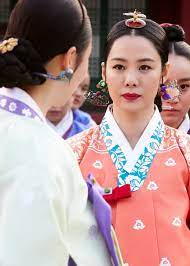 Kraliyet ailesinin gizli kapıları bize açılır. Cruel Palace War Of Flowers Kim Hyun Joo Hancinema