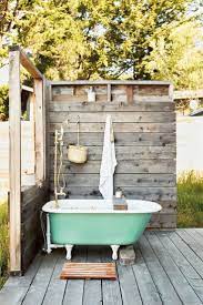 Yeah, that's a ginormous bathtub in the middle. 4 Luxurious Outdoor Showers That Give Bathtubs A Run For Their Money Outdoor Bathroom Design Outdoor Bathtub Outdoor Tub