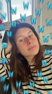 Annabel Crowe's Instagram, Twitter & Facebook