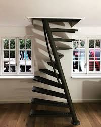 1m2 Bei Eestairs I Schwarz Treppe Design I Raumspartreppe Platzsparende Treppe Schmale Treppe In 2020 Home Stairs Design Staircase Design Stairs Design