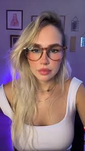 Nika Sanches. Osteomancia e Tarot (@nika.sanches) • Instagram photos and  videos