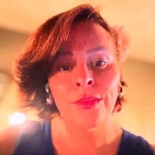 Itzel Valencia (@itzivalencia)