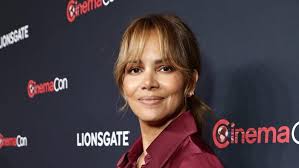 Halle Berry Keluar daripada Drama Undang-undang Hulu Ryan Murphy 'All's  Fair' : r/television