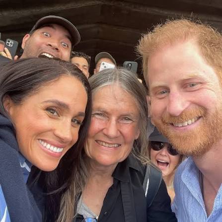 Arkangel | I just photo bombed Harry & Meghan 🤣🤣🤣 On their stay in  Sydney, Harry & Meghan said hello to those that had waited... It was worth  it !!... | Instagram