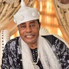 Shebi una don start, now what is this 😂😂😂😂 , which one be say Ebuka got  his inspiration from osufia (Nkem Owoh) Una too like vowulence😂😂😂😂