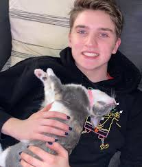 Olivia Hendrickson (@olimaehen) • Instagram photos and videos