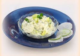 Rettichsalat Mit Gurke Und Apfel Rezept Rezept Rettich Rettichsalat Lebensmittel Essen