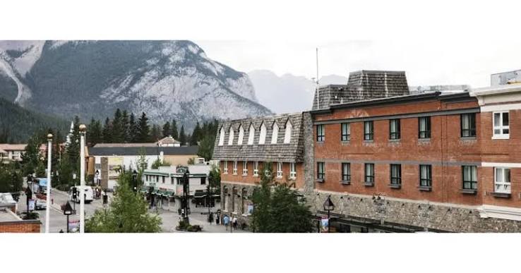 Mount Royal Hotel Banff Review: The Best Hotel in Banff, Canada