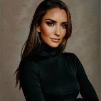 Kristin Dockery's Instagram, Twitter & Facebook