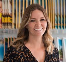 Neu im Team mit Melanie Furrer und Barbara Sahli: Lorenz Ledermann Wir  freuen uns sehr eure geplanten Ferien zu organisieren für das Jahr 2024.  Neu bis Ende Juni: Samstagvormittag geöffnet ab 13.Januar