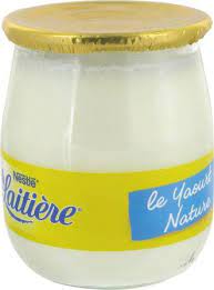 Sucre, farine, œufs et yaourt, rien de plus de simple. Yaourt Nature Pot De Verre 4x125g La Laitiere Nestle Splo