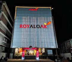 Royaloak Offline Furniture Experience Stores Royaloak