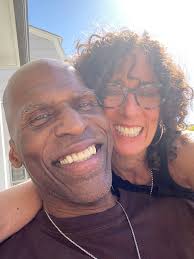 Esther Rose (@EstherJRose)