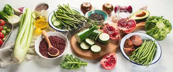 Sayur bayam sangat bagus untuk masa pertumbuhan balita karena kaya zat besi dan nutrisi sayuran hijau. Rutin Konsumsi 7 Makanan Ini Kesehatan Mata Pasti Terjaga