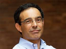 Avere tra le braccia tanta felicità” è il titolo del nuovo progetto di  Mario Perrotta