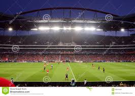 Jun 19, 2021 · 13:20 moreirense joão henriques antevê receção ao benfica: Benfica Baviera Estadio De Futebol Patrocina O Jogo De Futebol Da Liga Foto Editorial Imagem De Audiencias Vivo 69915436