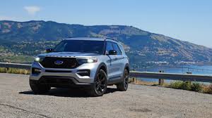 2020 ford explorer first drive: 2020 Ford Explorer St First Drive Review Photos Specs Driving Impressions Autoblog