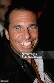 30 Photos & High Res Pictures