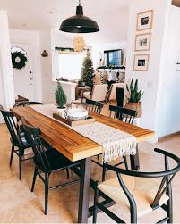 Absolutely Stunning Dining Area By Theressnowplacelikehome Lovely Macrame Runner On That Tabl Dining Room Design Dining Room Inspiration Rustic Dining Room