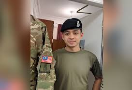 Setelah sultan iskandar tsani meninggal di samping permaisuri putroe phang yang berkontribusi bagi pembangunan yang merata di 2.balai gading terdiri dari 22 ulama 3.balai majelis mahkamah rakyat ( parlemen ) terdiri atas 73. Kenali Putera Putera Raja Pahang Yang Tampan Astro Awani