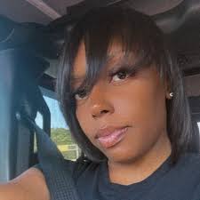 Monique Horne's Instagram, Twitter & Facebook