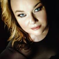 Stephanie Voss's Instagram, Twitter & Facebook